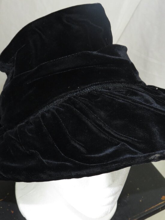 Vintage Black Velvet Bonnet‑Style Hat – Gothic Victorian Drama, Retro Costume main image 6